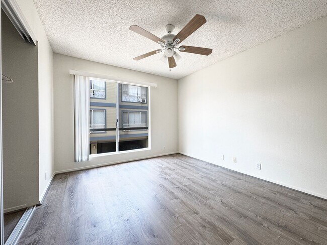 Building Photo - Pet Friendly Ewa Beach Condo with A/C