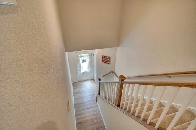 Building Photo - 528 Eldridge Ln