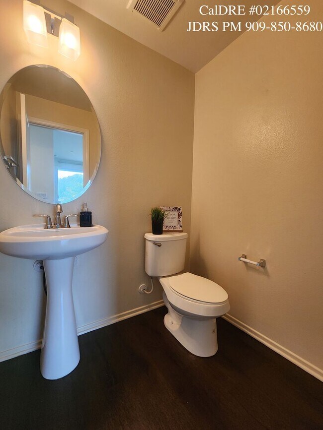 Building Photo - PRICE LOWERED! Upland 3 Bedroom Condo