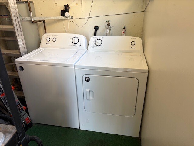 Building Photo - 925 1/2 N Maple St