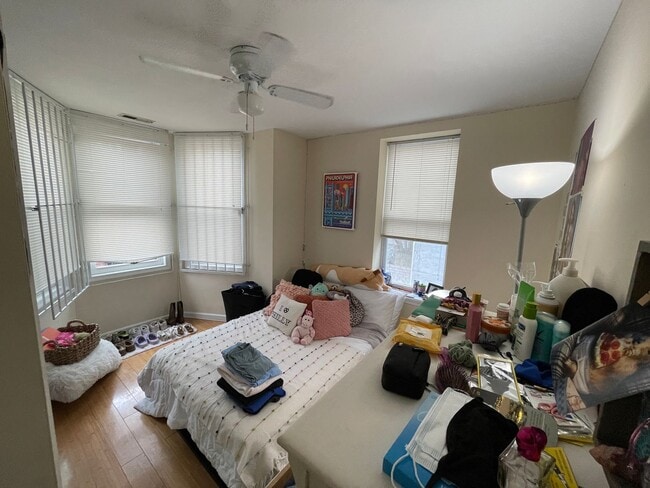 Building Photo - 1849 Willington St