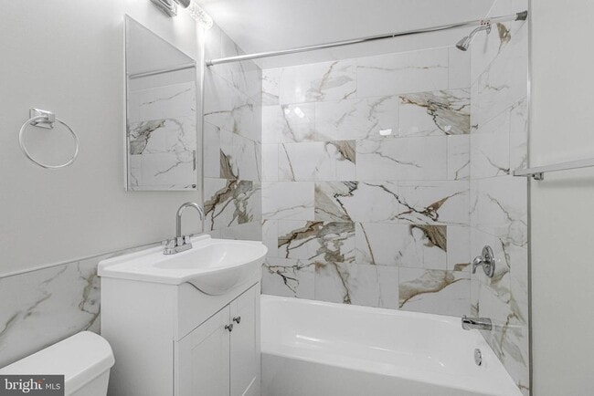 Building Photo - 11370 Cherry Hill Rd