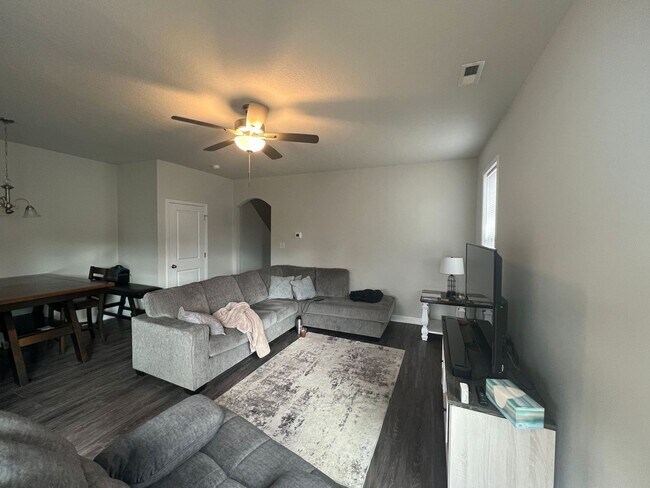 Building Photo - 210 Shallowbag Bay Ln