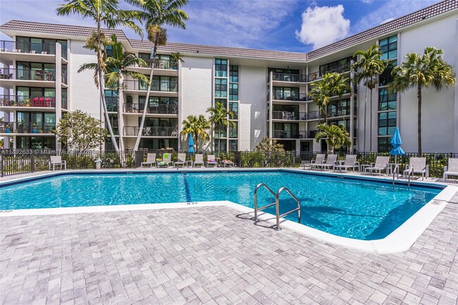 Building Photo - 1301 River Reach Dr