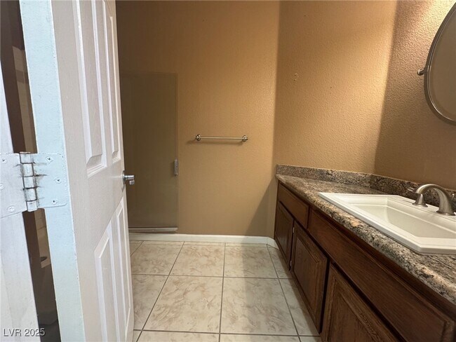 Building Photo - 8240 Tivoli Cove Dr