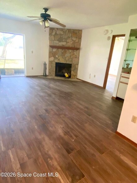 Building Photo - 1600 Woodland Dr