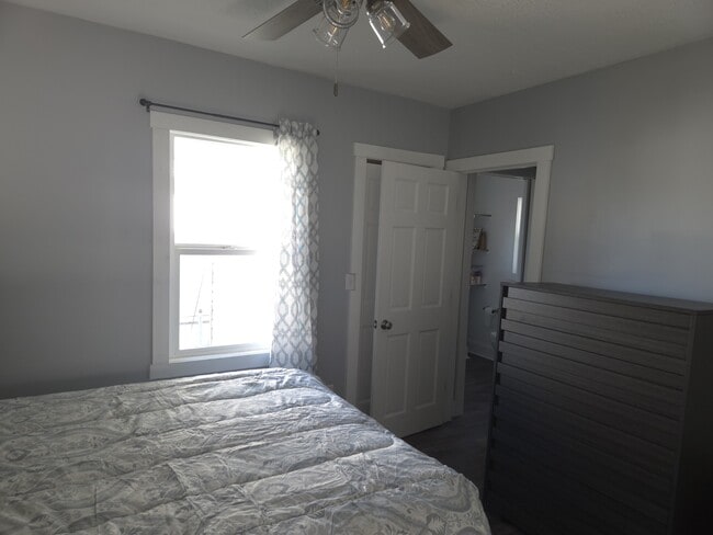 Building Photo - 1109 S Calumet St