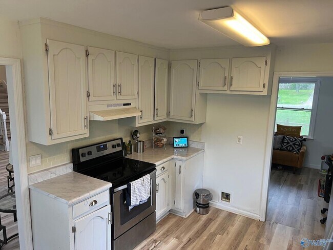 Building Photo - 137 Timberland Trce