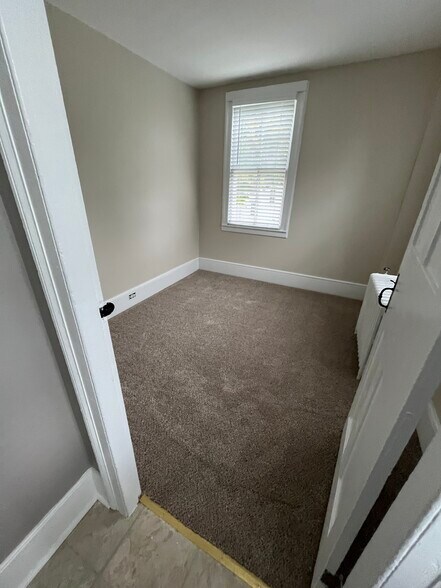 Bedroom - 117 N Broad St