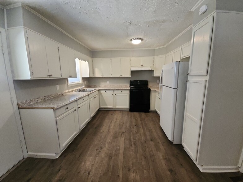 Building Photo - 2632 Christmasville Rd