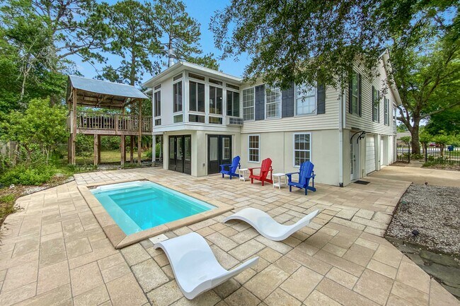 Building Photo - 2009 Wedgewood Cir