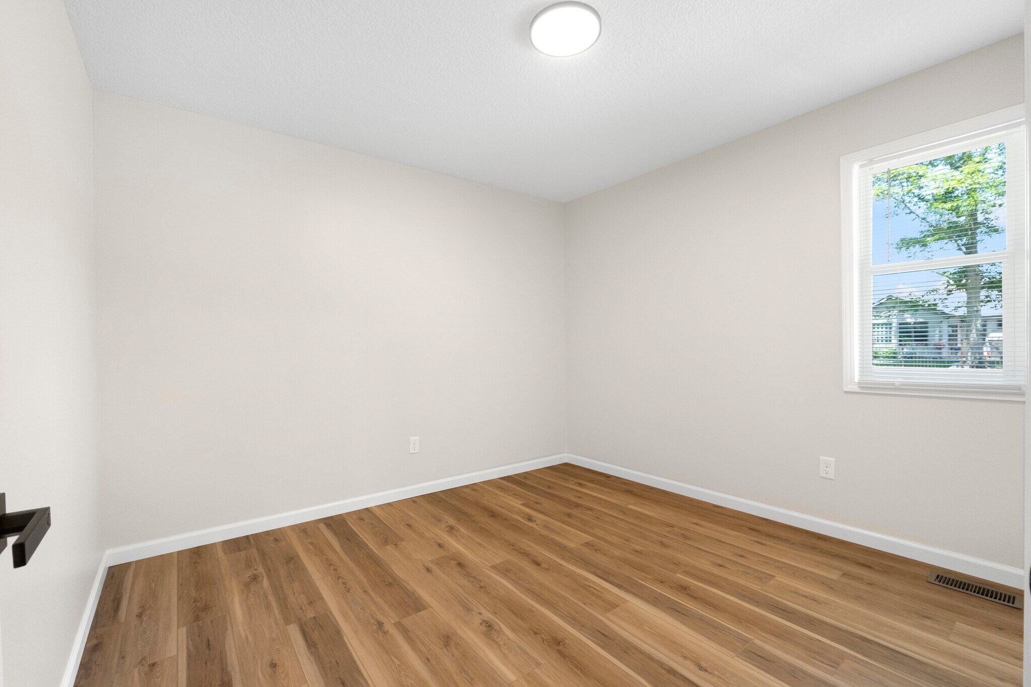 Building Photo - 7933 Basswood Pl
