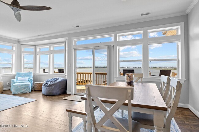 Building Photo - 8632 Sound Dr
