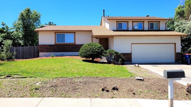 Primary Photo - 2015 Chapel Hills Dr