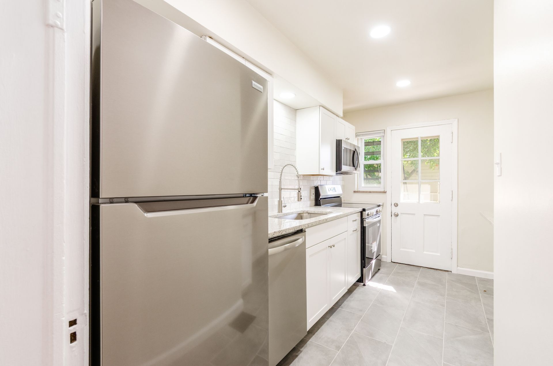 Building Photo - 1448 Elmwood Ave