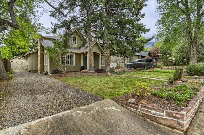 Building Photo - 2018 Columbine Ave