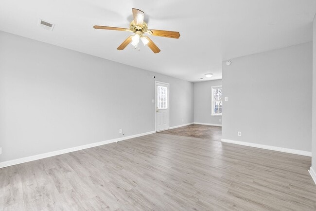 Building Photo - 1042 Shadow Ridge Ave