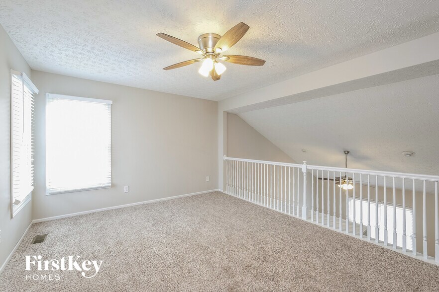 Building Photo - 2613 Fernwood Ave