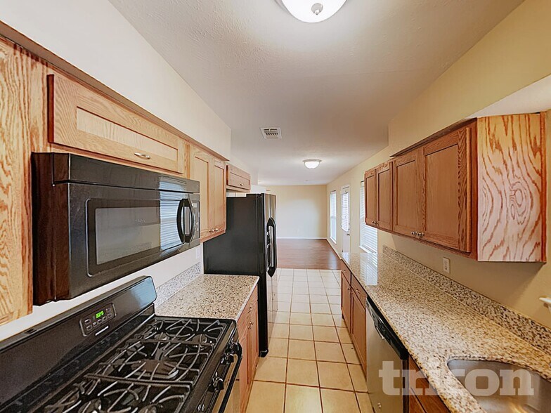 Building Photo - 2617 Spiceberry Ln