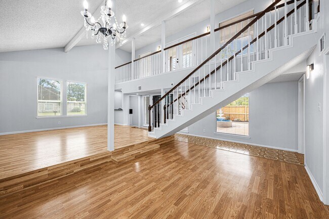 Building Photo - 2926 Meadowcreek Dr