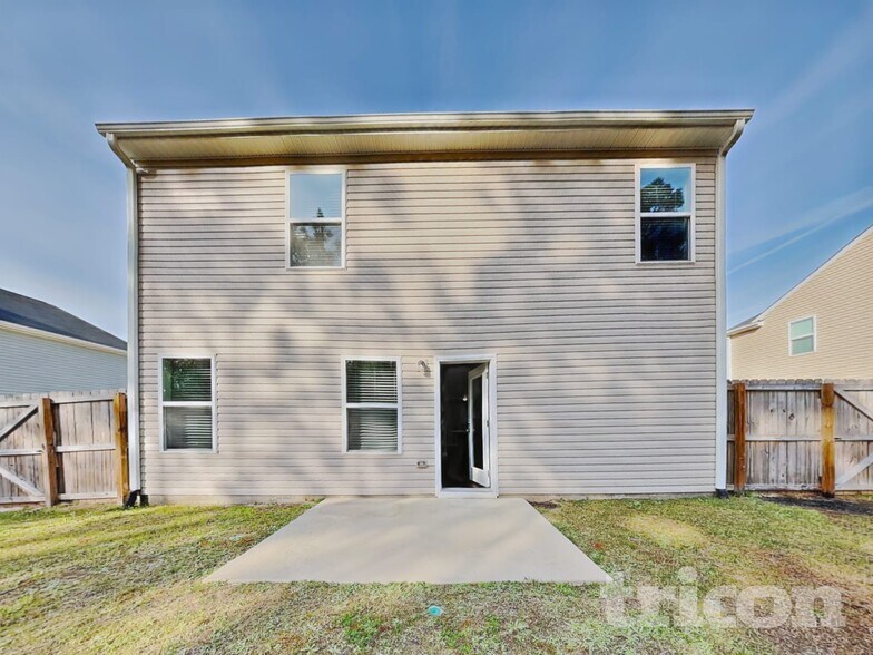 Building Photo - 226 Hallow Oak St