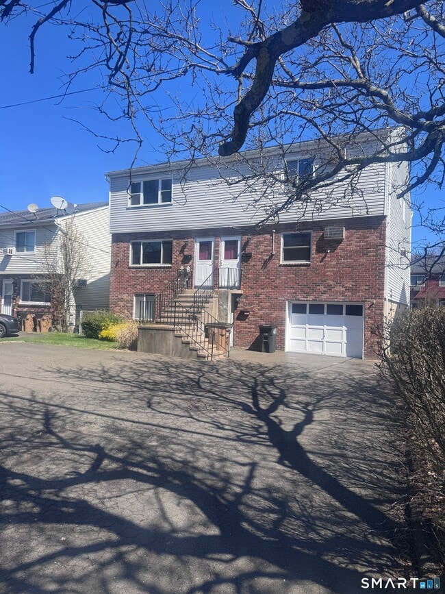 Building Photo - 86 Harbor Dr