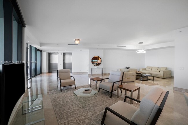 Building Photo - 18555 Collins Ave