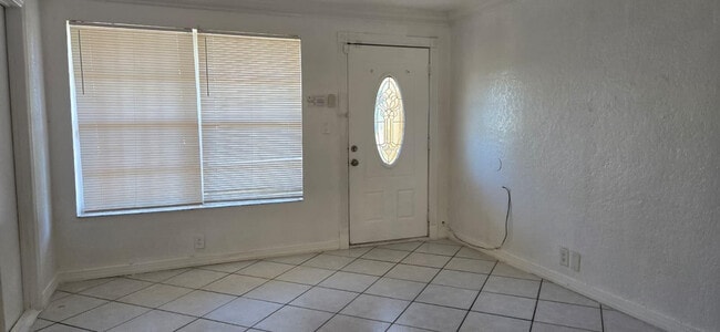 Building Photo - 112 Newton Rd