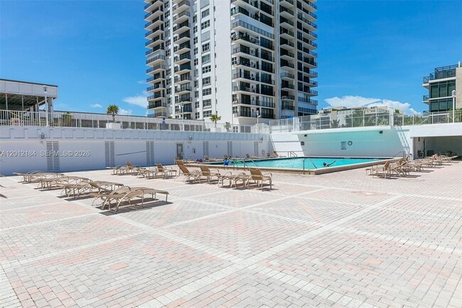 Building Photo - 2401 S Ocean Dr