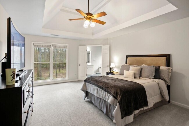 Building Photo - 541 Battleview Dr