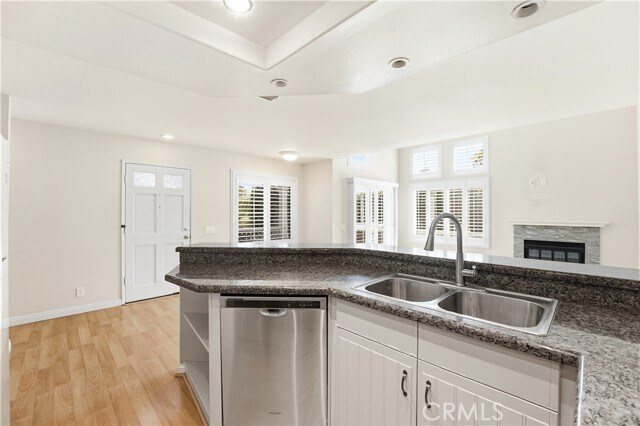 Building Photo - 51 Greenmoor