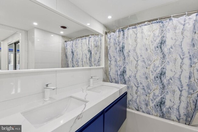 Building Photo - 6101 Edsall Rd