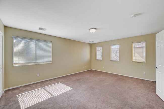 Building Photo - 8269 New Leaf Ave