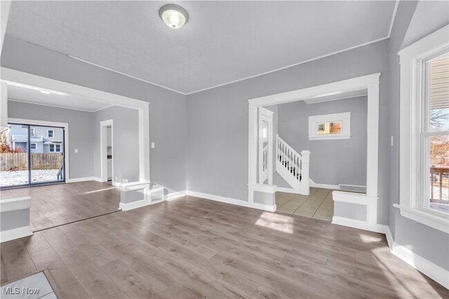 Building Photo - 3138 W 101st St