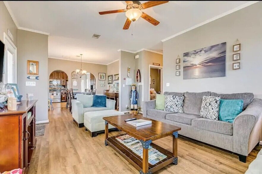 Building Photo - 2019 Flamingo Rd