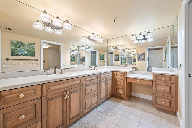 Building Photo - 1300 Jimmy Buffett Mem Hwy