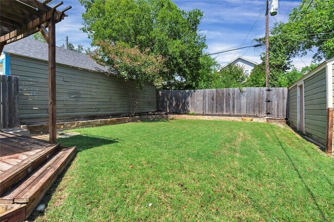 Building Photo - 3816 Collinwood Ave