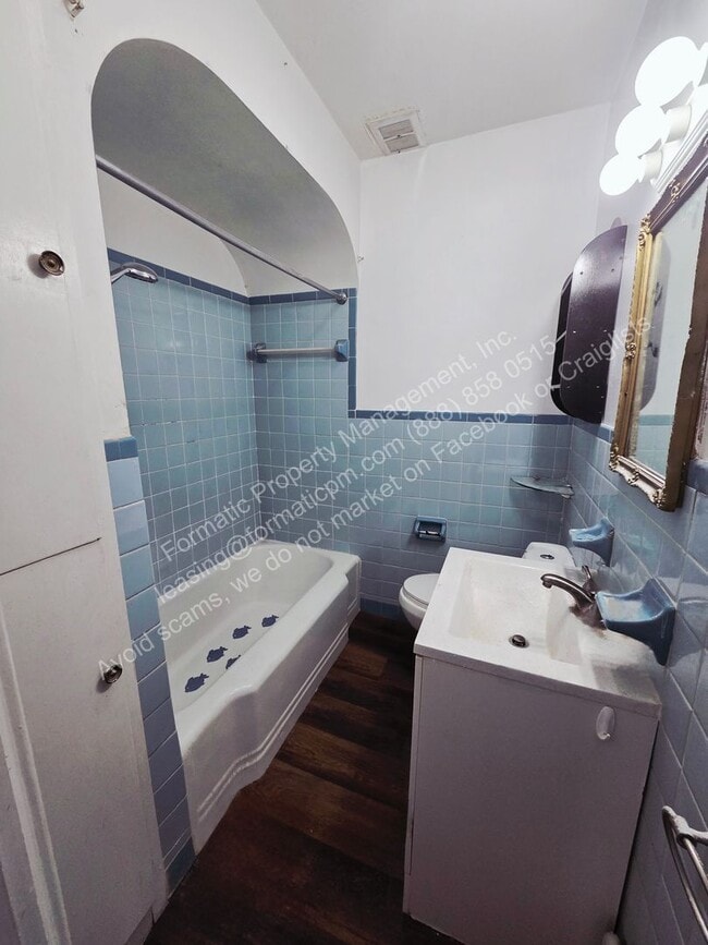 Building Photo - 168 W River St