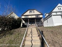 Building Photo - 945 Woodlawn St