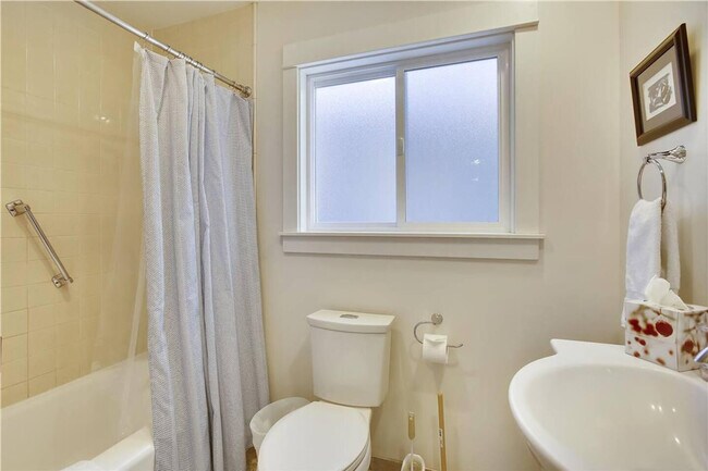 Building Photo - 808 Buckeye St