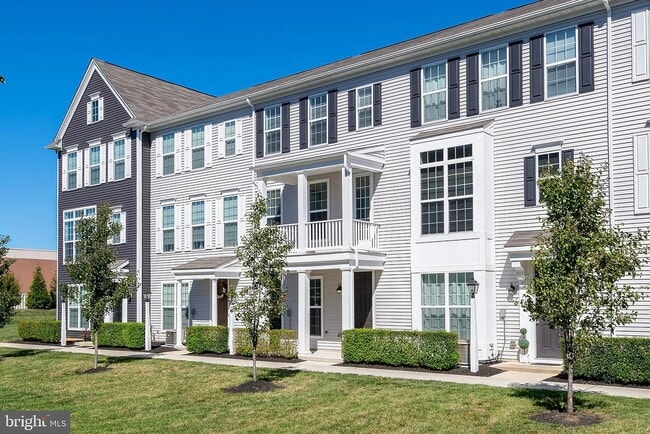 Building Photo - 608 Mayer Pl