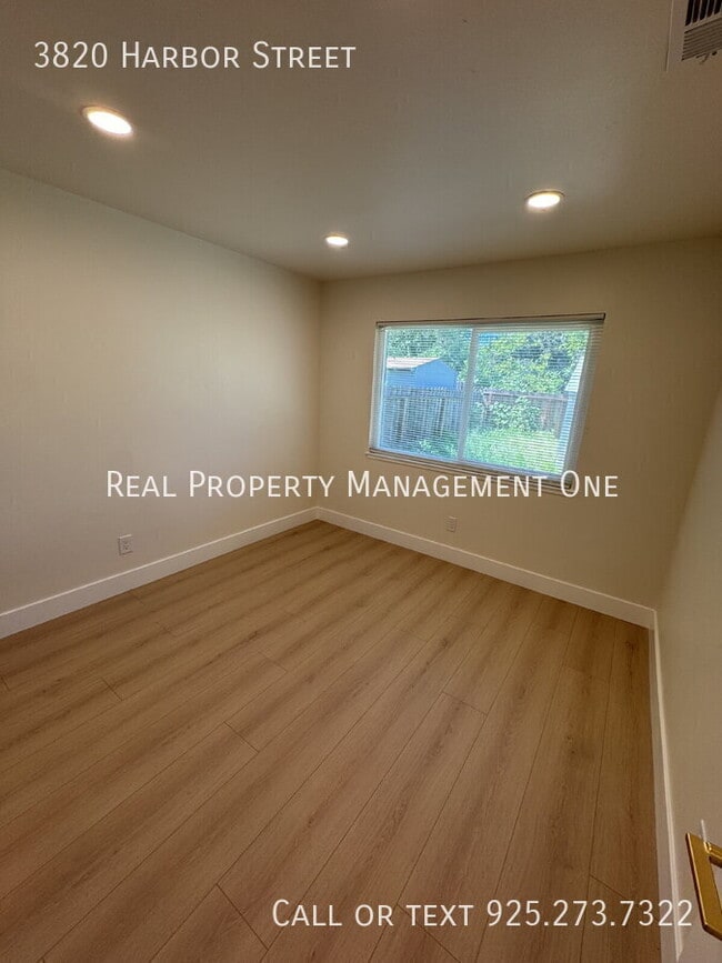 Building Photo - 3820 Harbor St