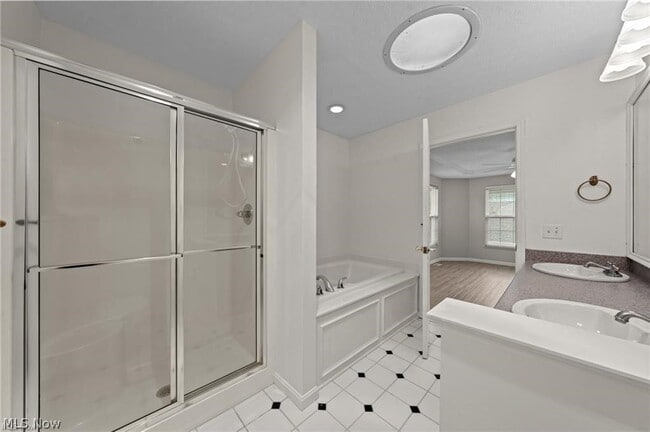 Building Photo - 2547 Wyndgate Ct