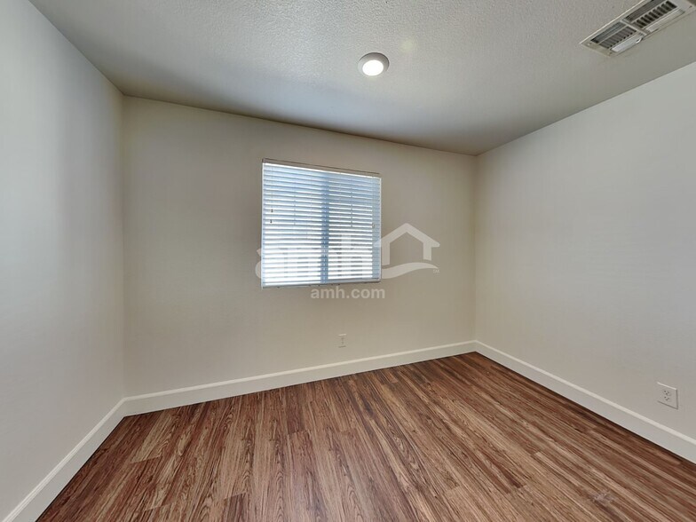 Building Photo - 1710 Viaggio Ave