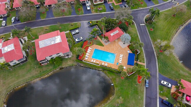 Building Photo - 8545 Casa Del Lago