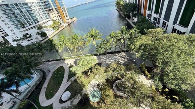 Building Photo - 460 NE 28th St