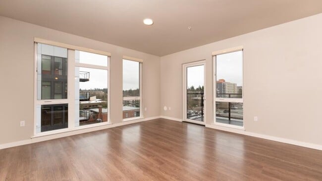 Building Photo - 2 bedroom in Bellevue WA 98004