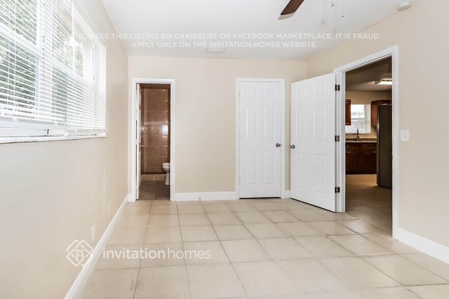 Building Photo - 5670 S 38th Ct