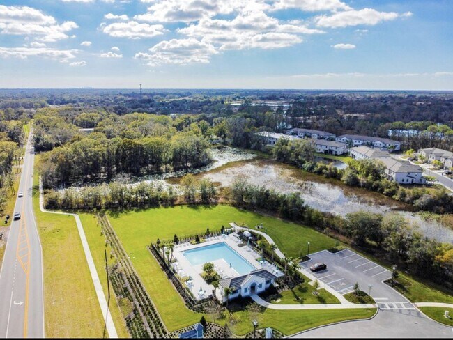 Building Photo - "Charming 3-Bed townhouse with Granite Accents, 2.5 Baths, 1650 Sq Ft – New Flooring and New Paint