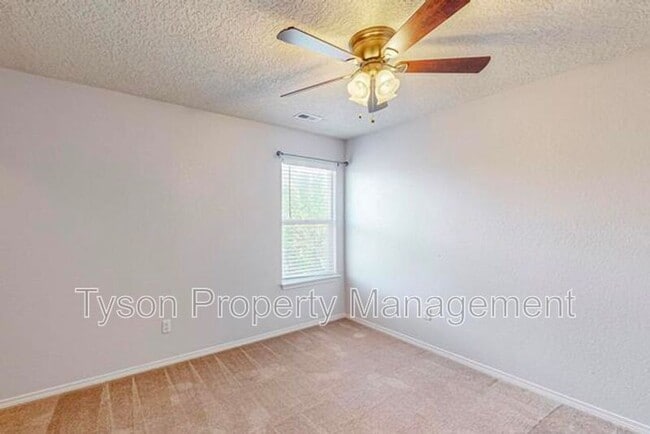 Building Photo - 10228 Nacimiento St NW